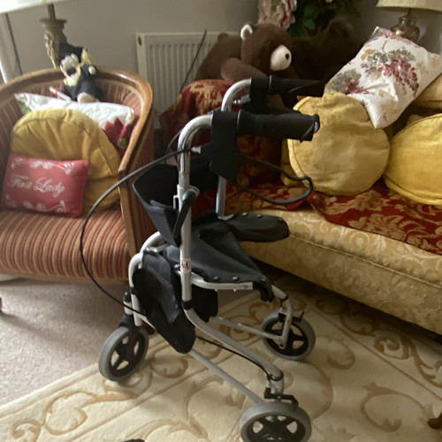 Wheel rollator walker with - 4-wheel,