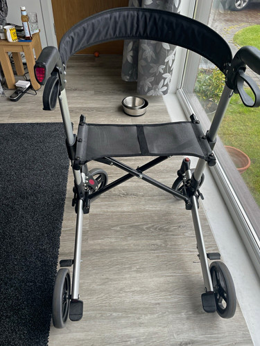 Drive wheel rollator walker - 4-wheel,