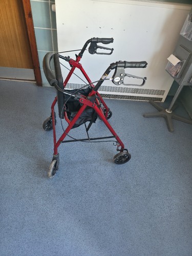 Steel rollator walker with - rollator,