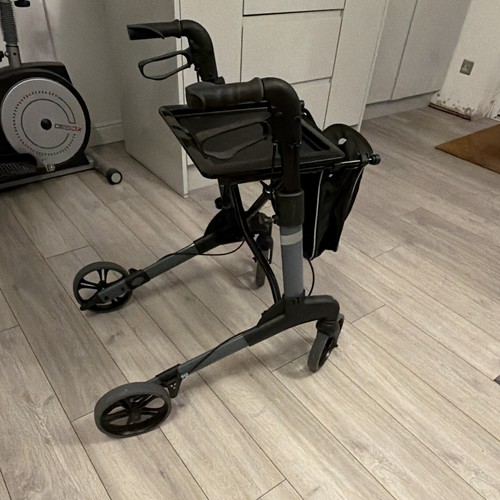 Wheel rollator walker - wheel, seat